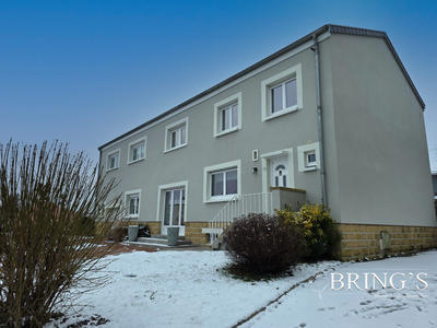 Maison - 221 m² - 7 pièces