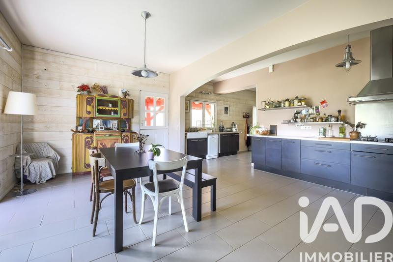 Maison - 215 m² - 8 pièces