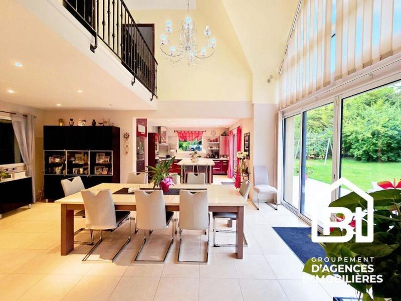 Maison - 187 m² - 6 pièces