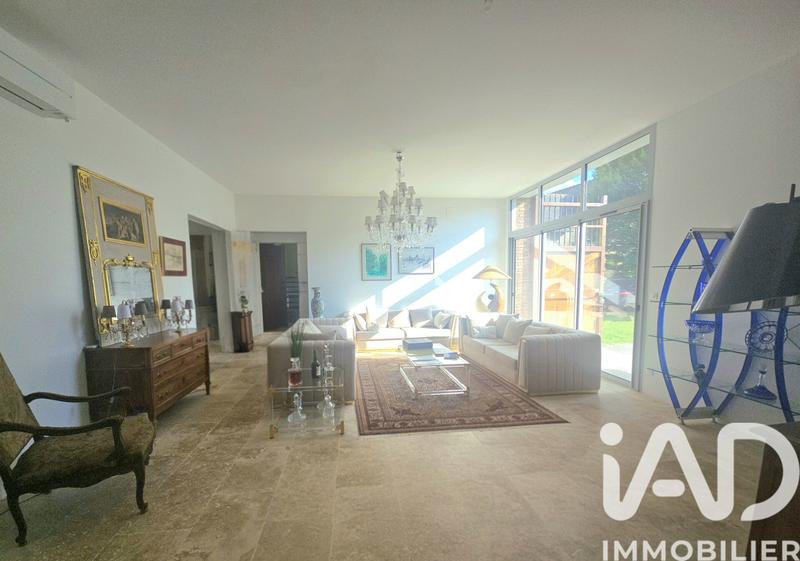 Maison - 253 m² - 8 pièces