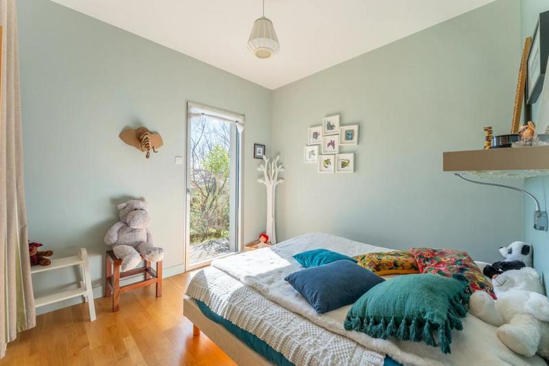 Maison - 230 m² - 8 pièces