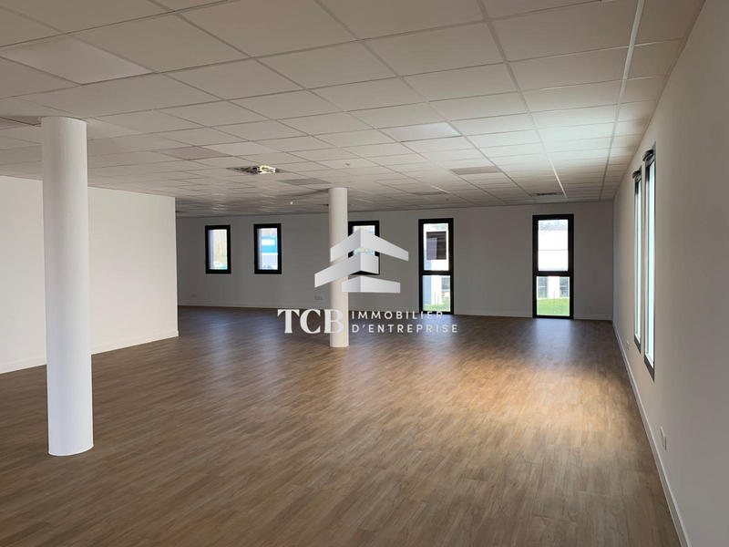 Bureau - 305 m²