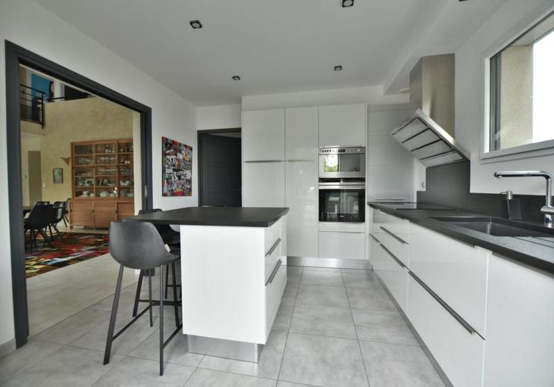 Maison - 224 m² - 10 pièces