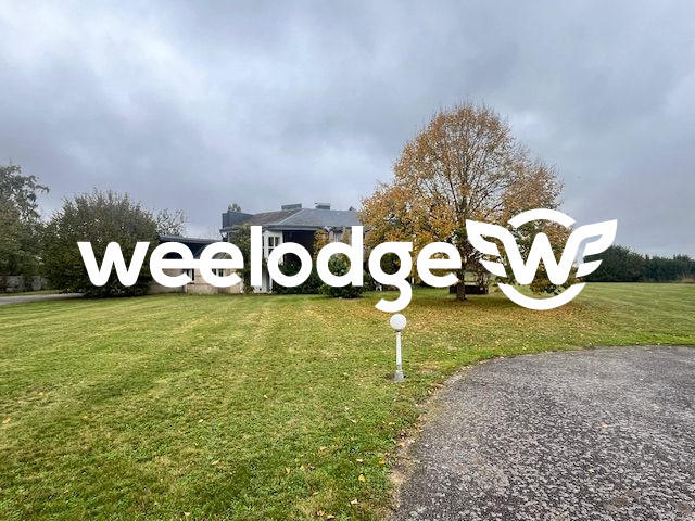 Maison - 320 m² - 12 pièces