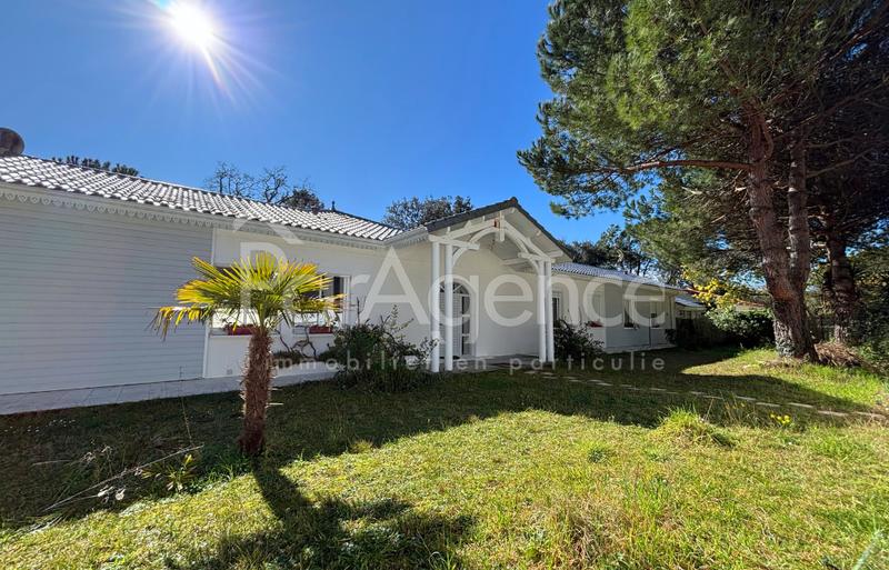 Maison - 235 m² - 6 pièces