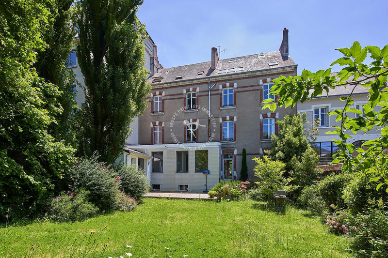 Appartement - 173 m² - 6 pièces