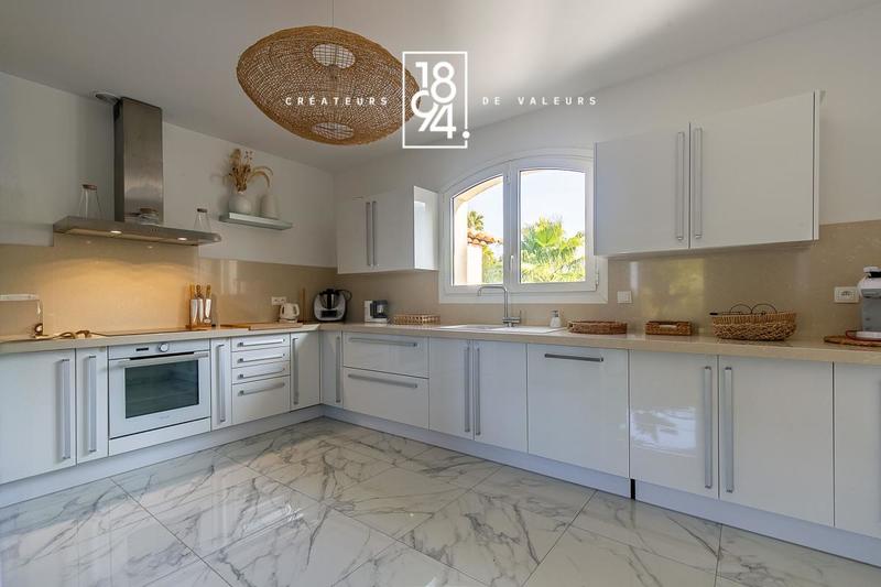 Maison - 180 m² - 6 pièces