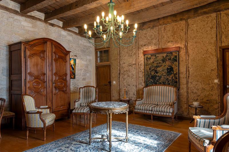 Maison - 317 m² - 12 pièces