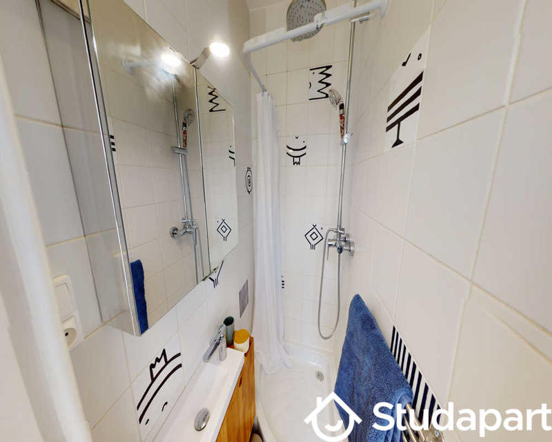 Chambre - 130 m² - 1 pièce