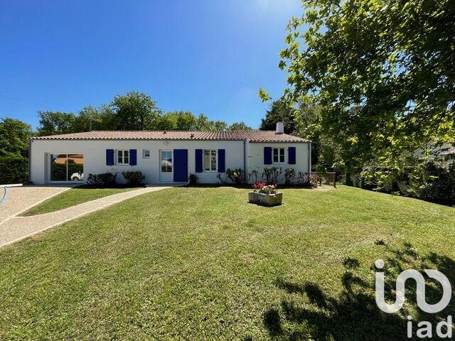 Maison - 225 m² - 9 pièces