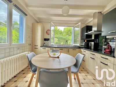 Maison - 90 m² - 5 pièces