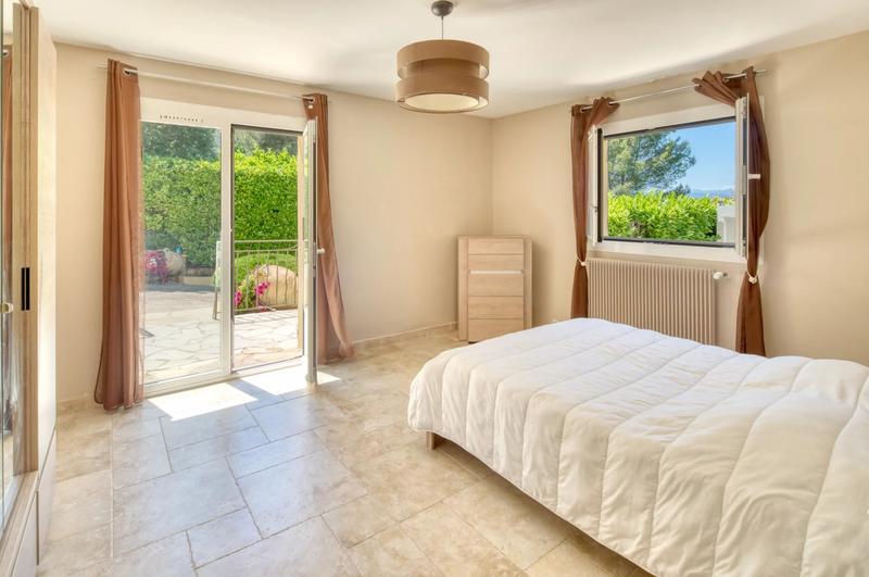 Propriété - 255 m²