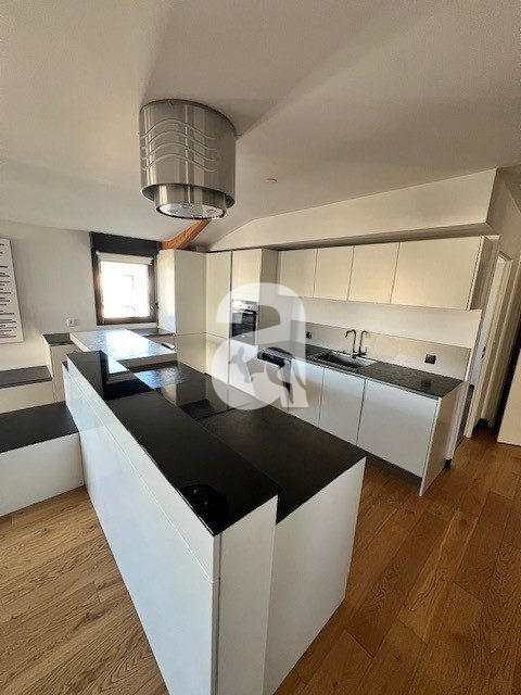 Appartement - 82 m² - 4 pièces