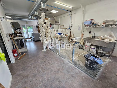 Local commercial - 295 m² - 16 pièces