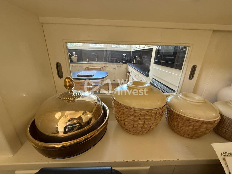 Maison - 260 m² - 8 pièces