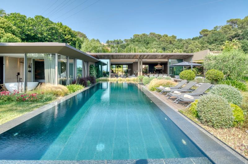 Villa - 335 m² - 7 pièces