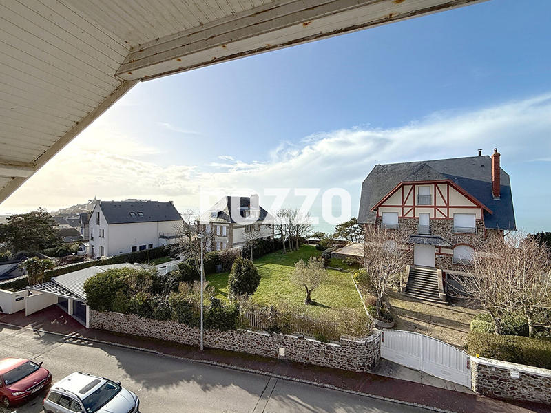 Maison - 201 m² - 8 pièces