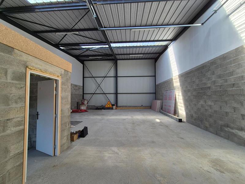 Parking / Garage - 195 m²