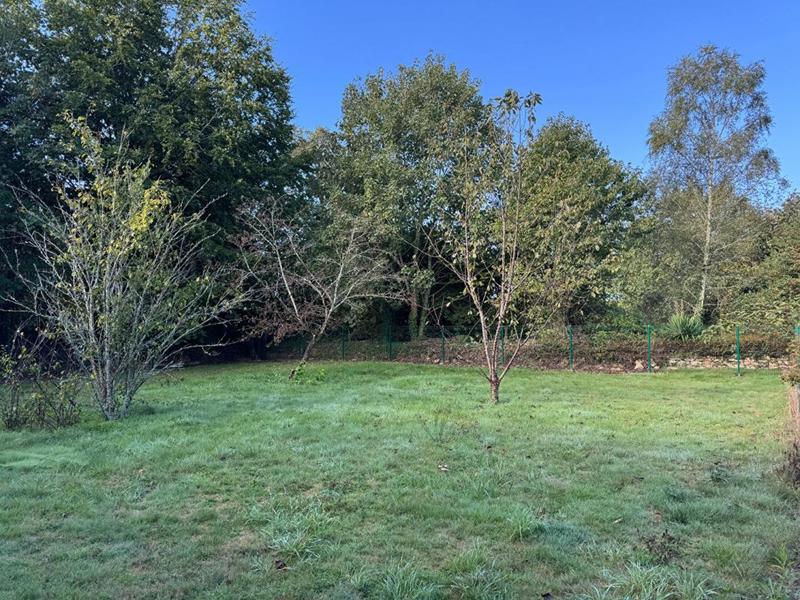 Terrain constructible - 1 672 m²