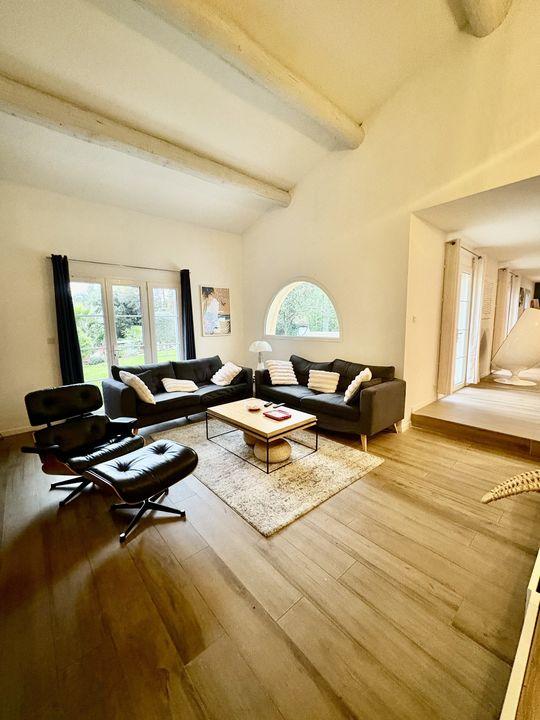 Villa - 225 m² - 7 pièces