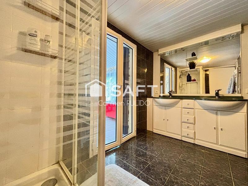 Maison - 260 m² - 7 pièces