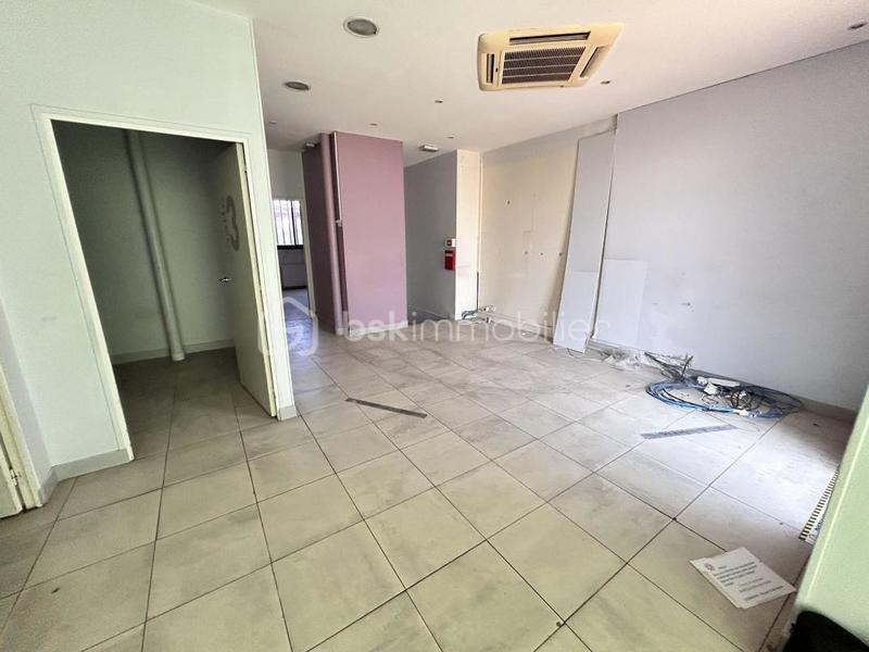 Bureau - 77 m² - 5 pièces