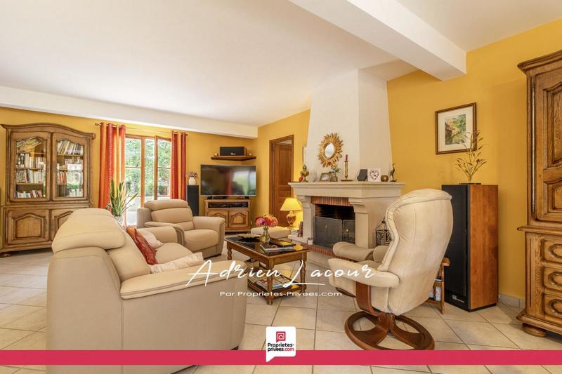 Maison - 242 m² - 10 pièces