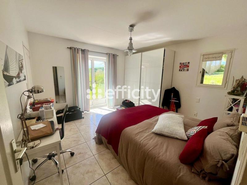 Maison - 213 m² - 5 pièces