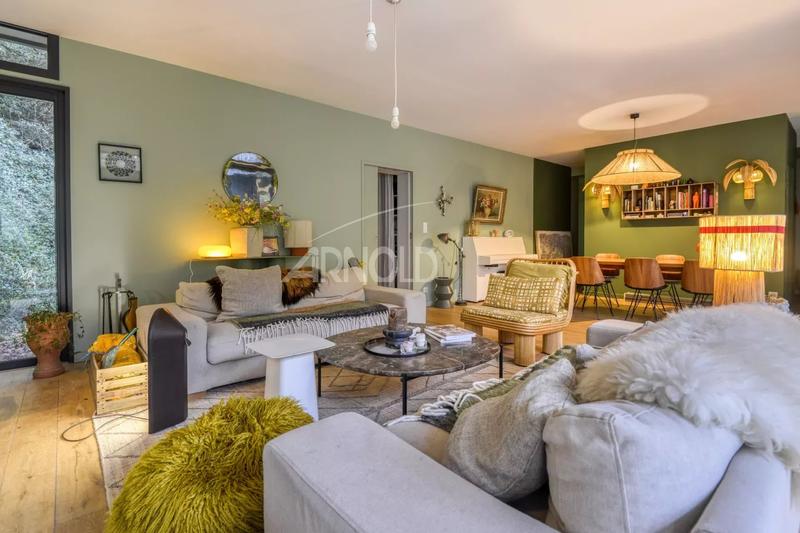 Maison - 180 m² - 8 pièces