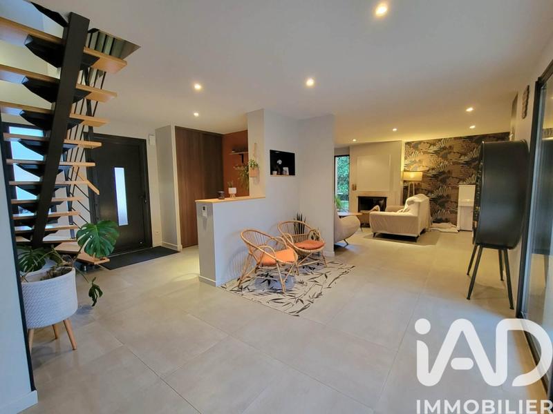 Maison - 200 m² - 5 pièces