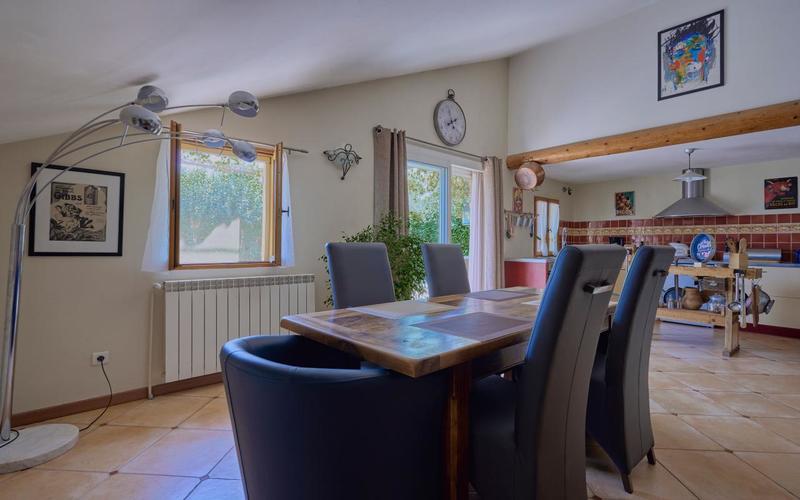 Maison - 380 m² - 10 pièces