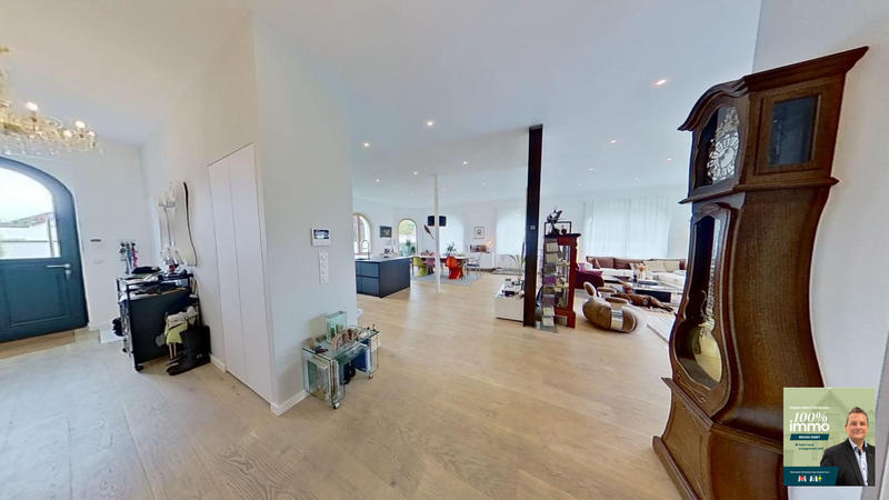 Maison - 308 m² - 8 pièces