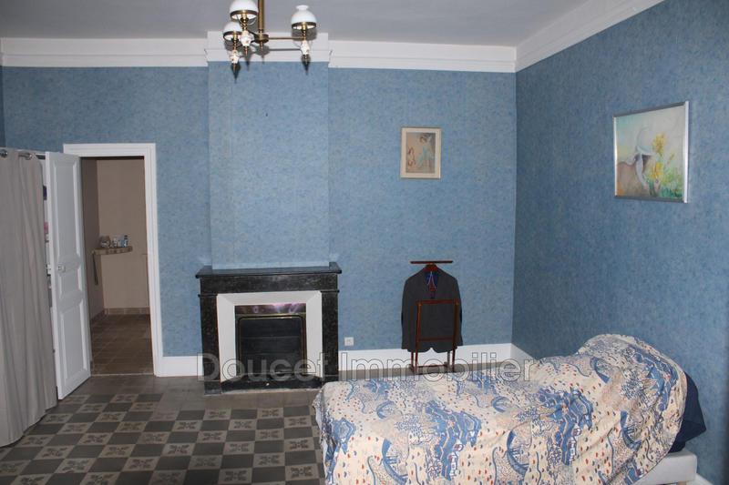 Demeure - 250 m² - 8 pièces