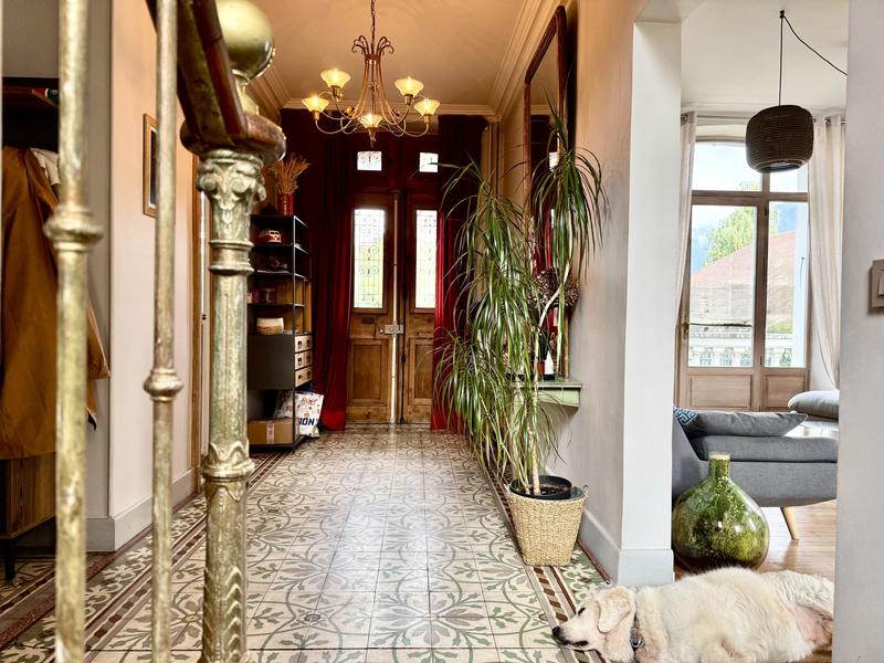 Maison - 226 m² - 9 pièces