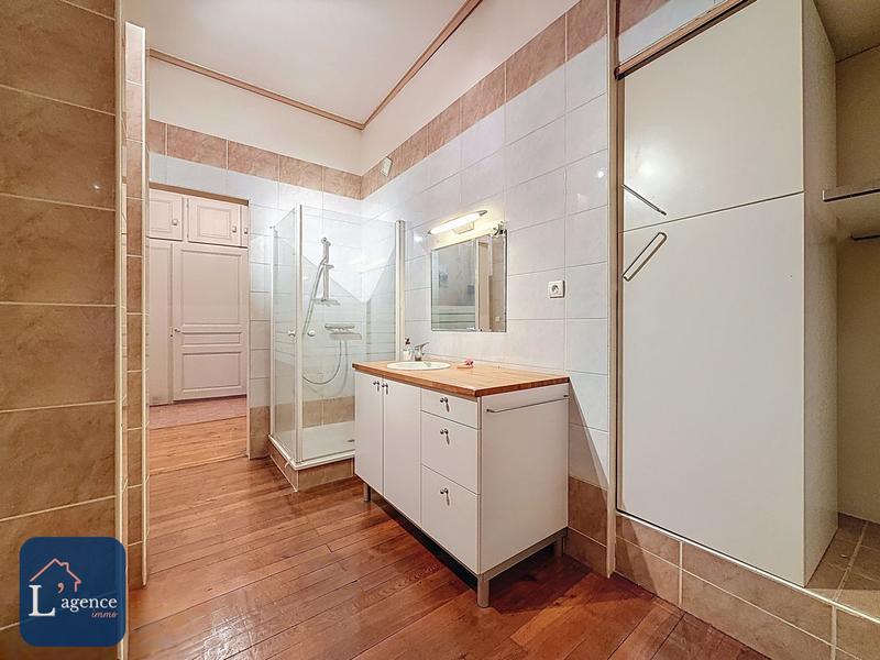 Appartement - 192 m² - 6 pièces