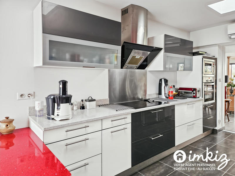 Maison - 172 m² - 8 pièces