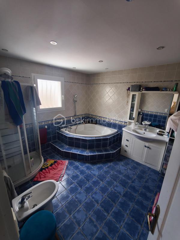 Maison traditionnelle - 200 m² - 7 pièces