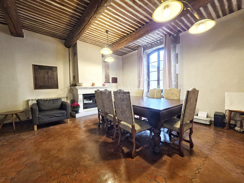 Maison - 185 m² - 7 pièces