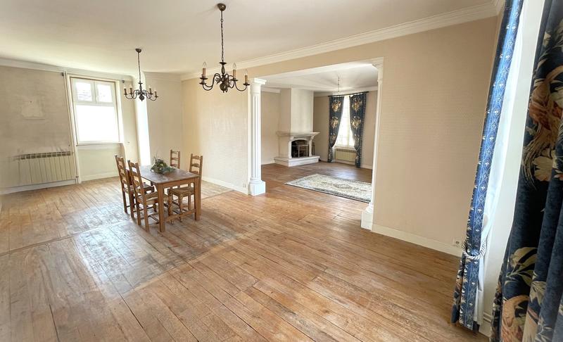 Maison - 203 m² - 8 pièces