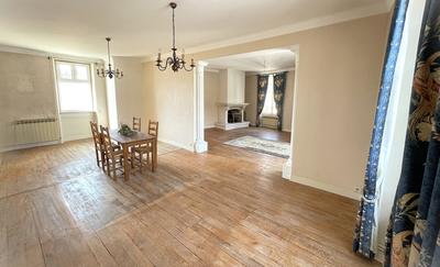 Maison - 203 m² - 8 pièces