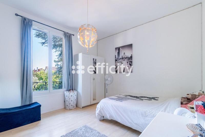 Maison - 182 m² - 8 pièces