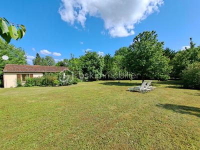 Propriété - 550 m² - 22 pièces