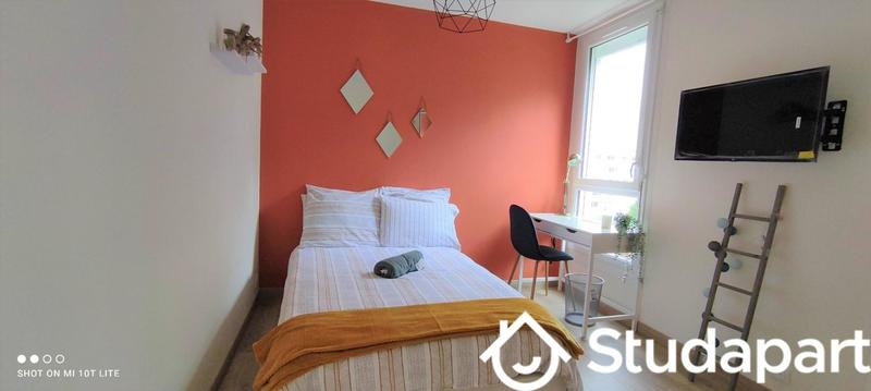 Chambre - 10 m² - 1 pièce