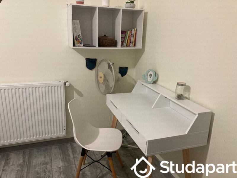 Chambre - 10 m² - 1 pièce