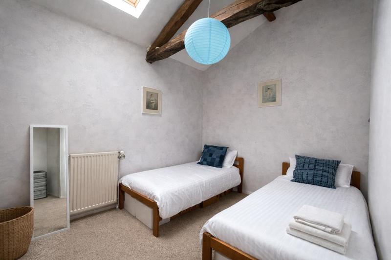 Propriété - 1 269 m² - 45 pièces