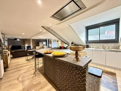 Appartement - 135 m² - 6 pièces