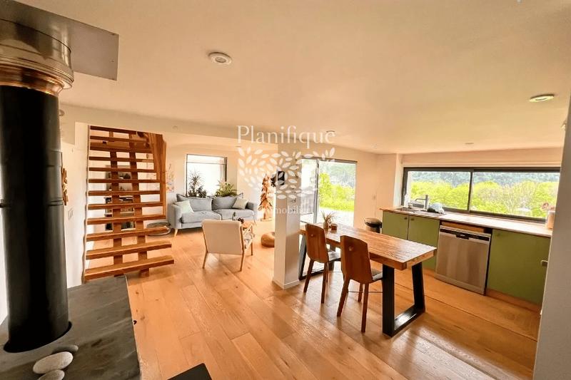 Maison - 193 m² - 6 pièces