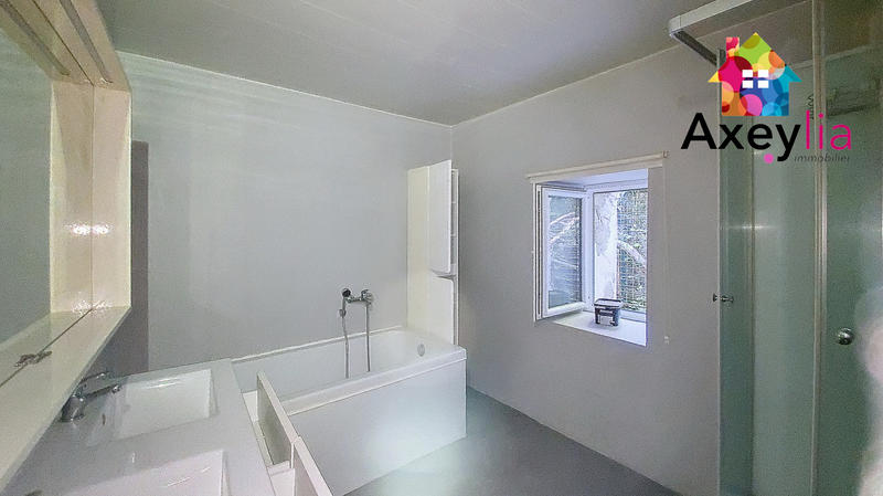 Maison - 321 m² - 11 pièces