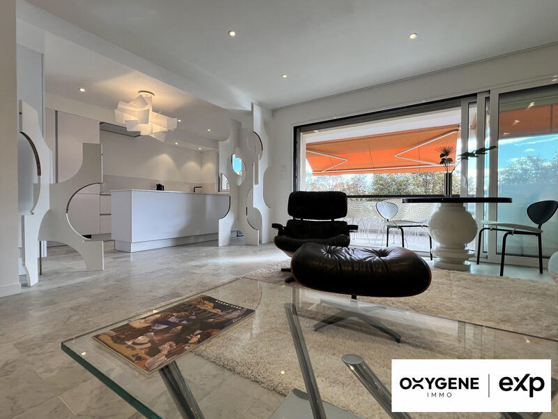 Appartement - 85 m² - 3 pièces