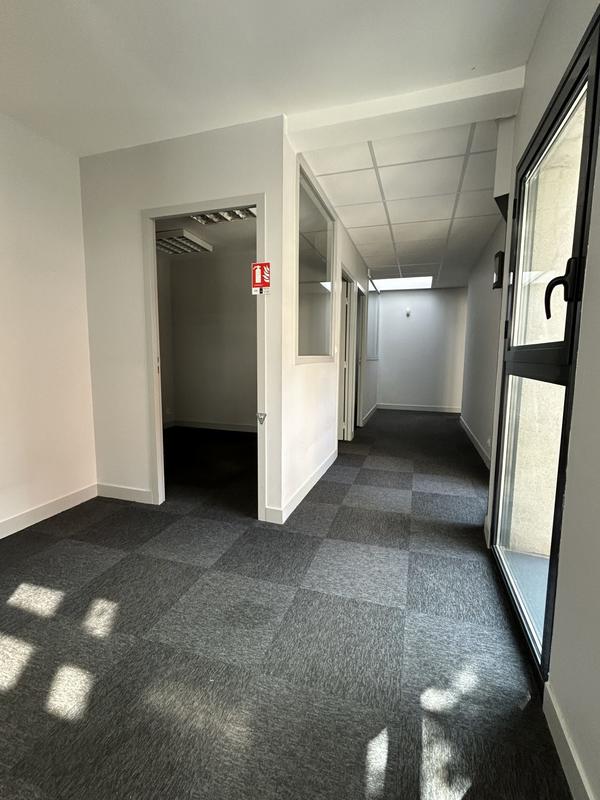 Bureau - 229 m² - 6 pièces